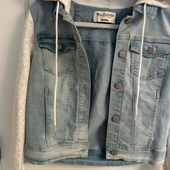 Wallflower Hooded Denim Jacket-The Dreamer Fit - Picture 4 of 10